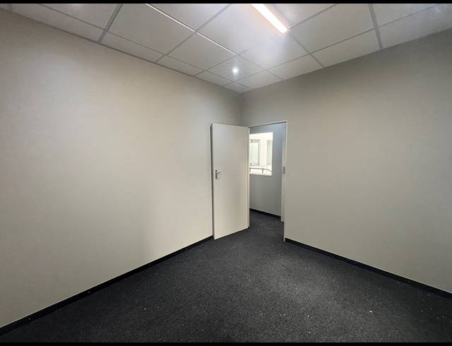 494M² WAREHOUSE TO LET IN FIRGROVE